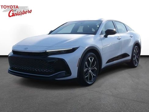 Used 2026 Toyota Crown XLE image 1