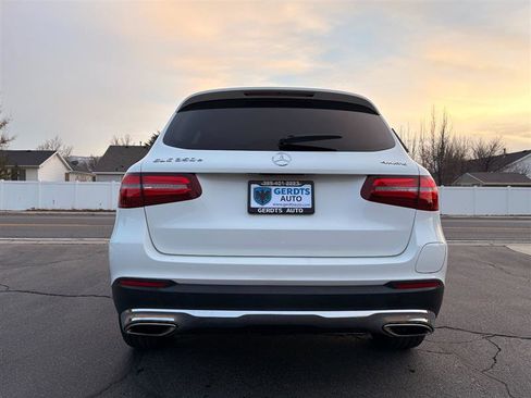 Used 2019 Mercedes-Benz GLC 350e GLC 350E w/ Premium Package image 4
