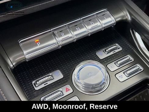 Used 2024 Lincoln Nautilus Reserve w/ Equipment Group 202A image 17