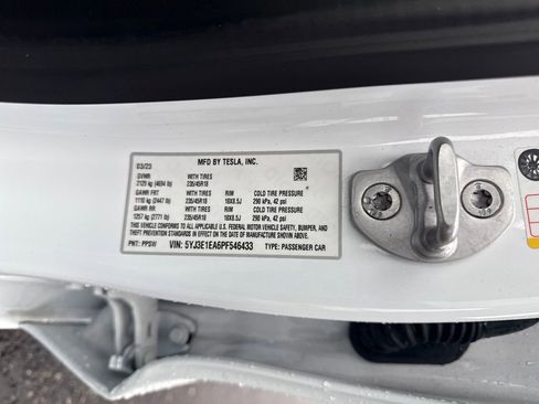 Used 2023 Tesla Model 3 Standard Range image 17