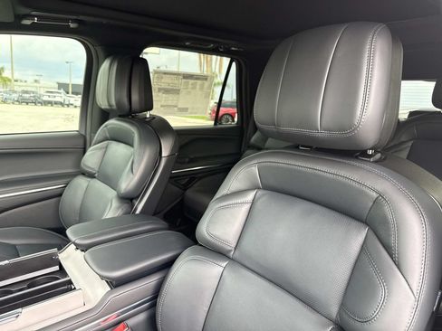 New 2026 Lincoln Navigator Reserve w/ Jet Appearance Package AWD/4WD image 22