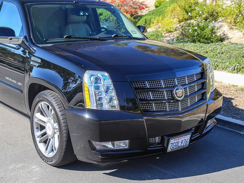 Used 2014 Cadillac Escalade ESV Premium AWD/4WD image 9