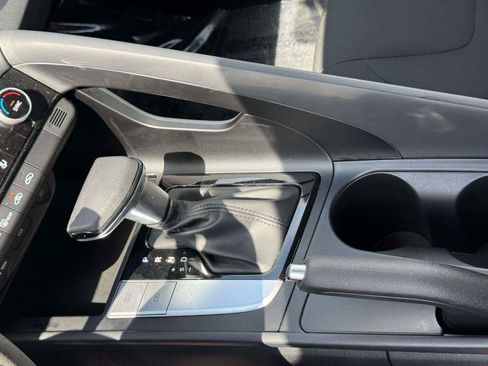 Used 2021 Hyundai Elantra SEL FWD image 24