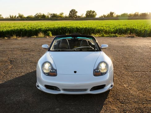 Used 2000 Porsche 911 Carrera 4 AWD/4WD image 8