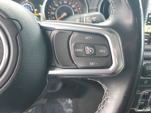 Used 2021 Jeep Gladiator Overland w/ Popular Equipment Package image 21