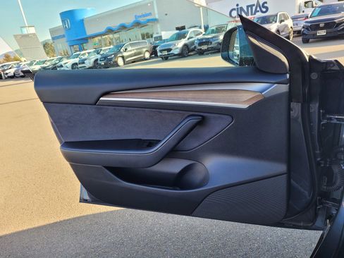 Used 2022 Tesla Model 3 Long Range image 16