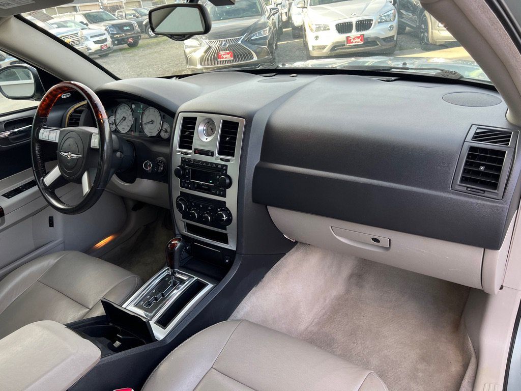 Used 2006 Chrysler 300 C w/ Protection Group II RWD image 18