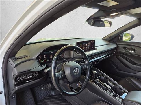 Used 2023 Honda Accord Sport image 9