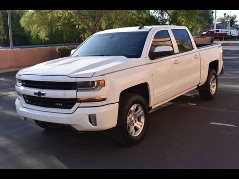 Used 2017 Chevrolet Silverado 1500 LT w/ True North Edition AWD/4WD image 3