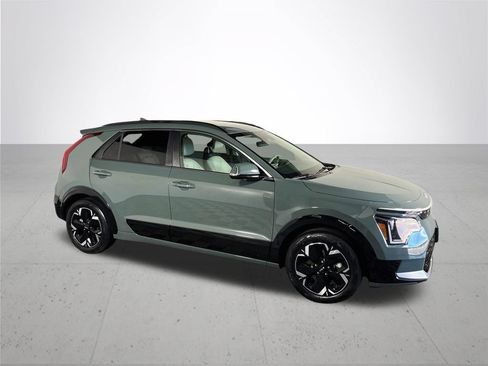 Certified 2023 Kia Niro Wind FWD image 5