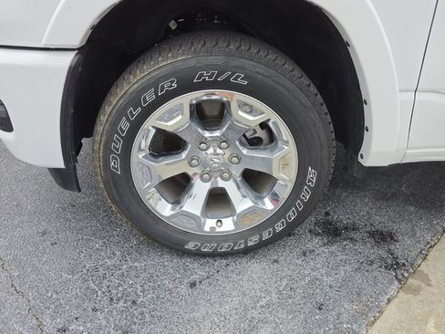 Used 2025 RAM 1500 Big Horn AWD/4WD image 9