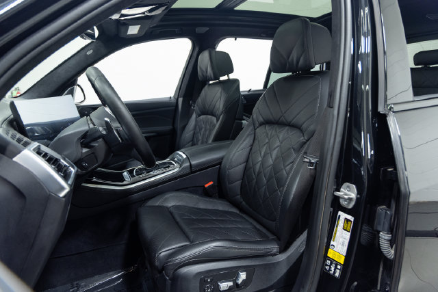 Used 2024 BMW X5 M60i AWD/4WD image 22