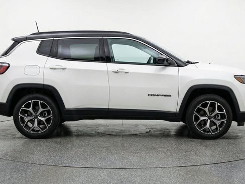 Used 2025 Jeep Compass Limited AWD/4WD image 11