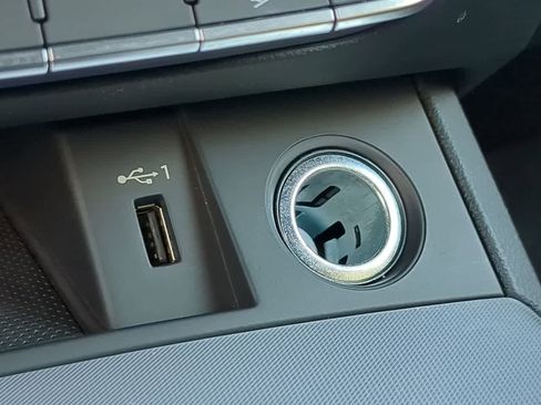 Used 2025 Audi Q5 2.0T Premium image 32