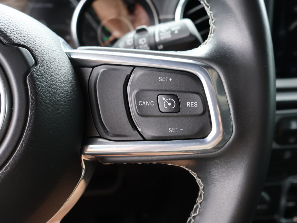 Used 2022 Jeep Wrangler Unlimited Sahara AWD/4WD image 26