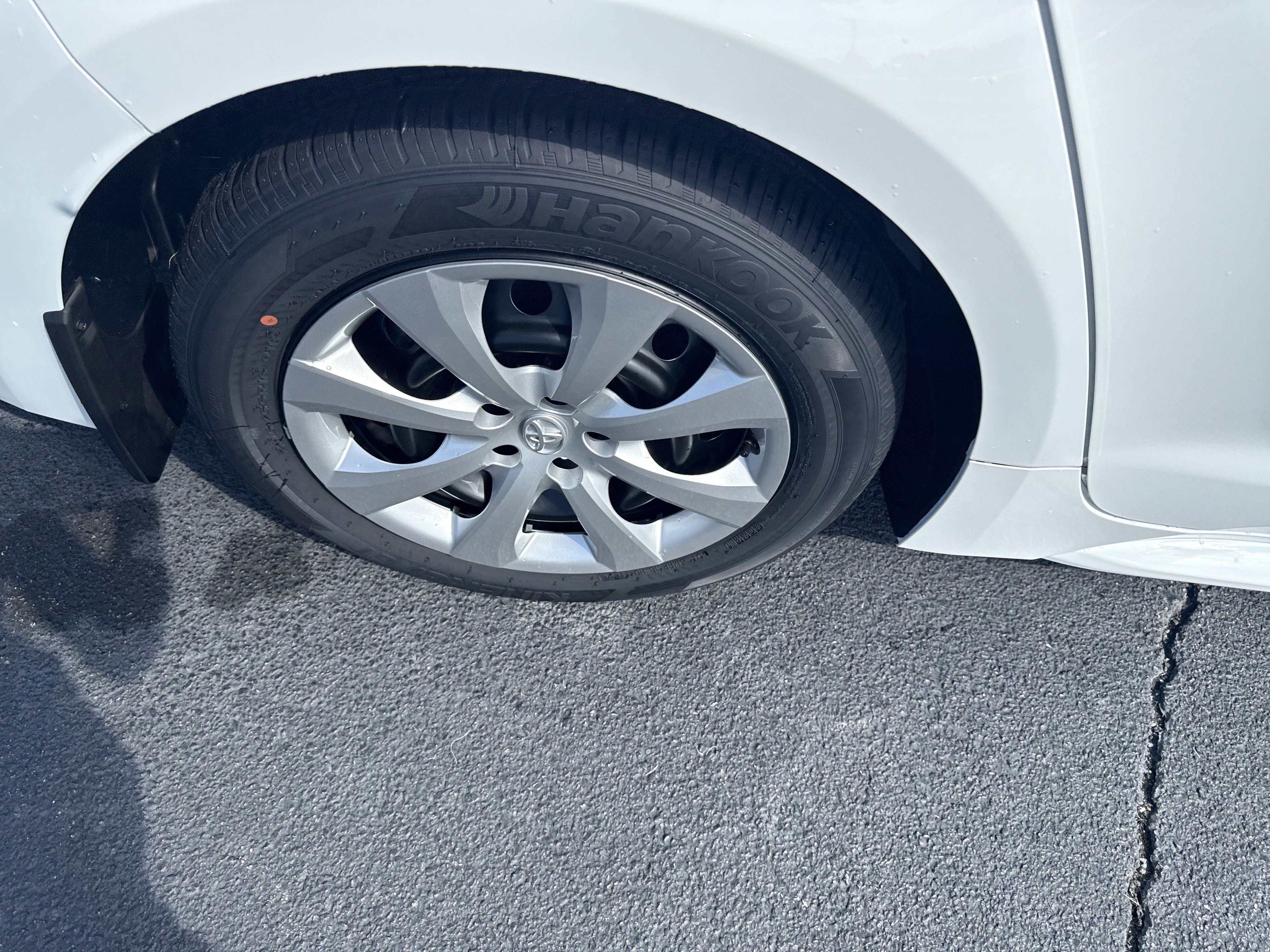 Used 2025 Toyota Corolla LE FWD image 11