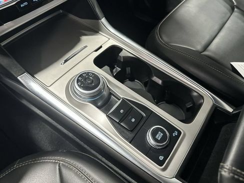 Used 2023 Ford Explorer XLT w/ Equipment Group 202A AWD/4WD image 27