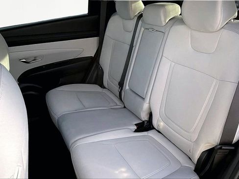 Used 2025 Hyundai Tucson SE image 26
