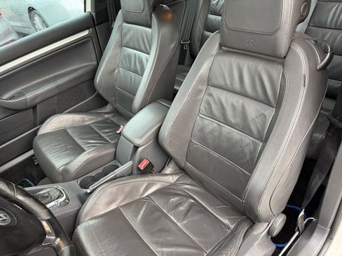 Used 2008 Volkswagen R32 AWD/4WD image 6