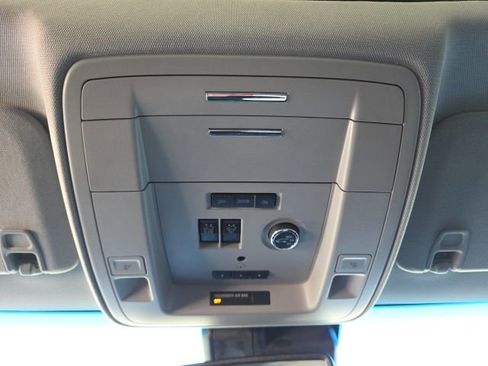 Used 2018 Chevrolet Tahoe LT w/ RST Edition image 59