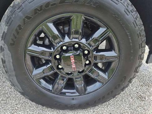 Used 2024 GMC Sierra 2500 AT4 w/ AT4 Premium Plus Package AWD/4WD image 13