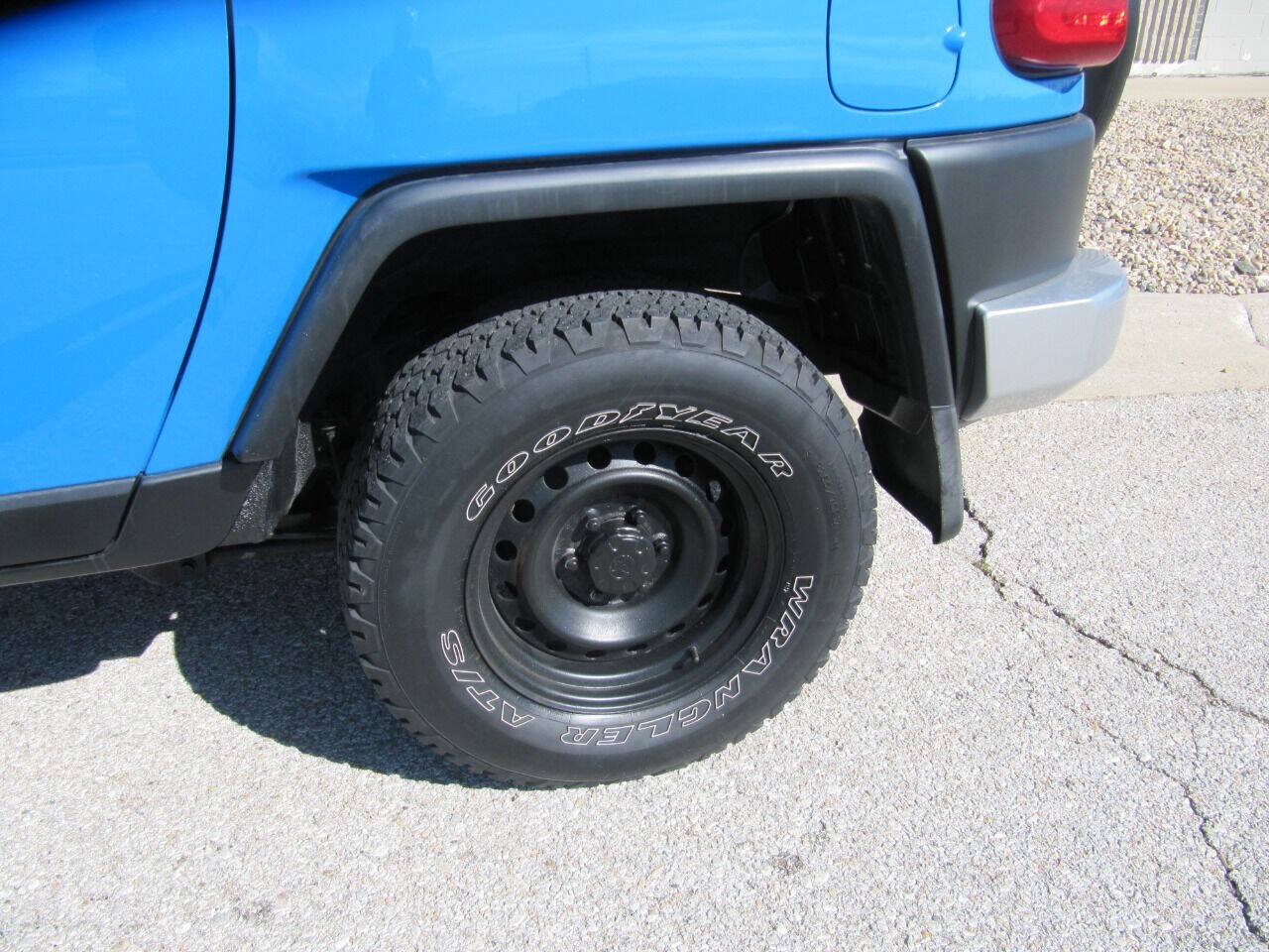 Used 2007 Toyota FJ Cruiser 4WD image 11