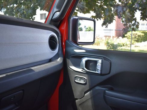 Used 2025 Jeep Wrangler Unlimited Sport AWD/4WD image 18