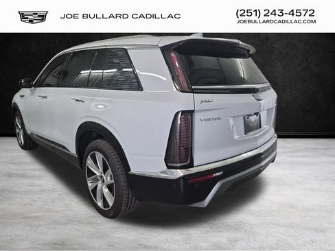 New 2026 Cadillac Vistiq Luxury w/ LPO, Floor Liner Package image 7