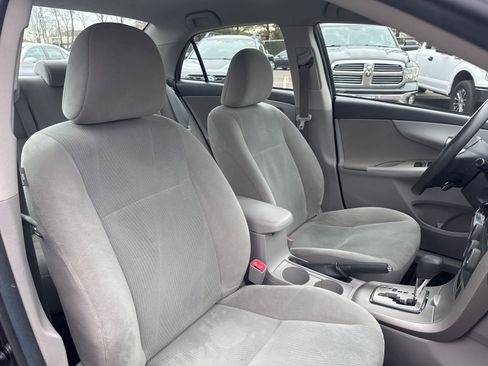 Used 2013 Toyota Corolla LE image 15