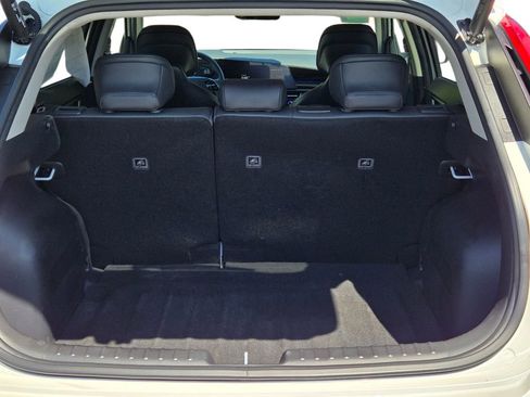 Certified 2023 Kia Niro SX FWD image 13