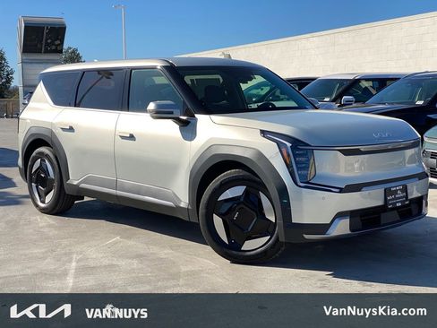 New 2026 Kia EV9 Light image 1