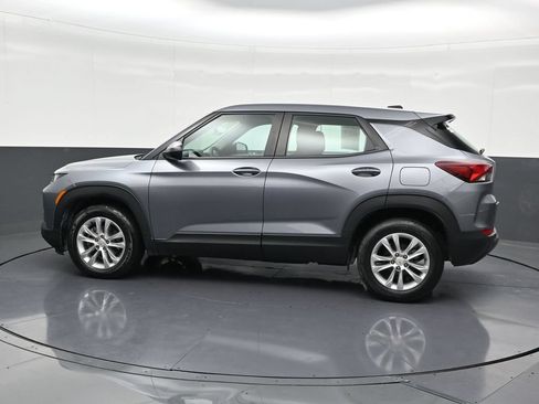 Used 2022 Chevrolet TrailBlazer LS FWD image 2
