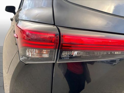 Used 2023 Toyota Highlander XSE FWD image 29
