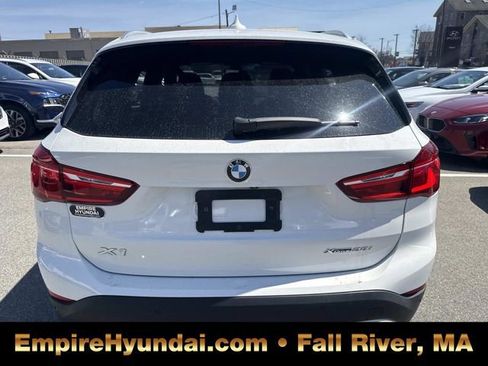 Used 2022 BMW X1 xDrive28i w/ Convenience Package AWD/4WD image 4
