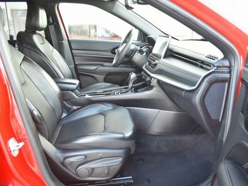 Used 2023 Jeep Compass Limited image 40