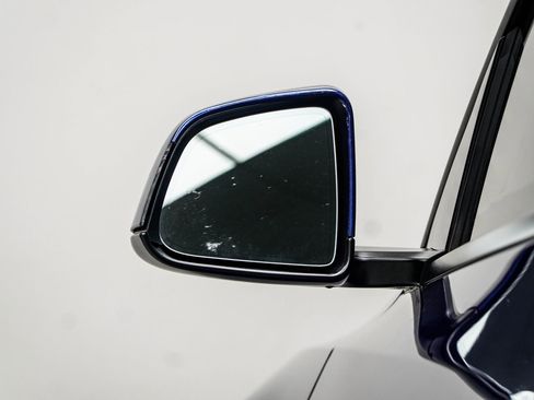 Used 2022 Tesla Model Y Performance image 15