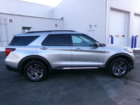 Used 2025 Ford Explorer Active w/ Active Comfort Package image 10