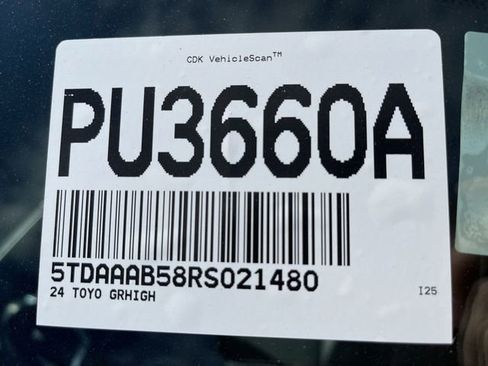 Certified 2024 Toyota Grand Highlander XLE image 25