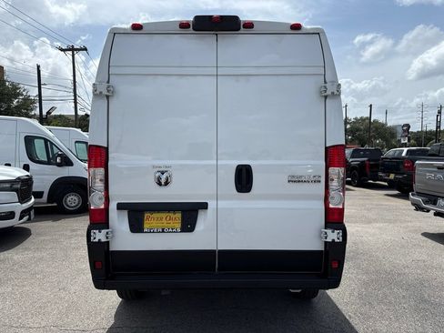 Used 2026 RAM ProMaster 2500 w/ Safety Group FWD image 5