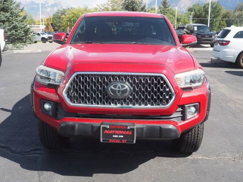Used 2018 Toyota Tacoma TRD Off-Road w/ Technology Package image 2