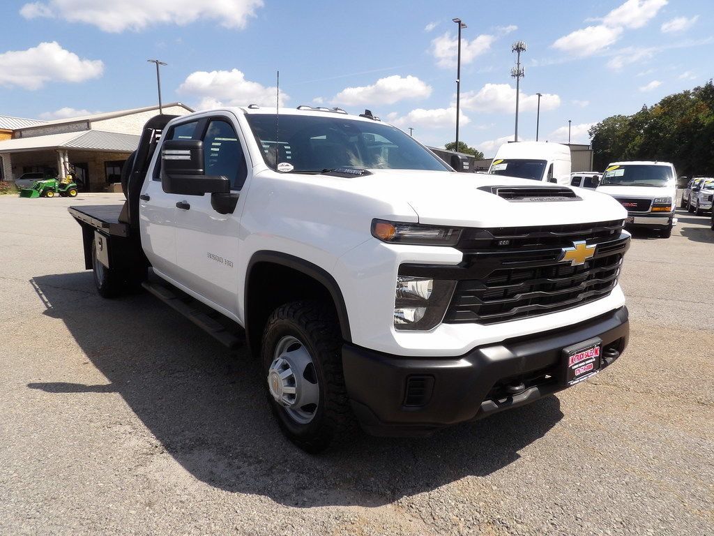 Used 2024 Chevrolet Silverado 3500 W/T w/ Snow Plow Prep Package AWD/4WD image 11