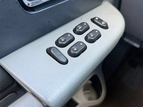 Used 2006 Ford Expedition XLT AWD/4WD image 22