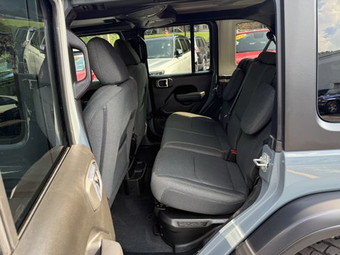 Used 2024 Jeep Wrangler Unlimited AWD/4WD image 14