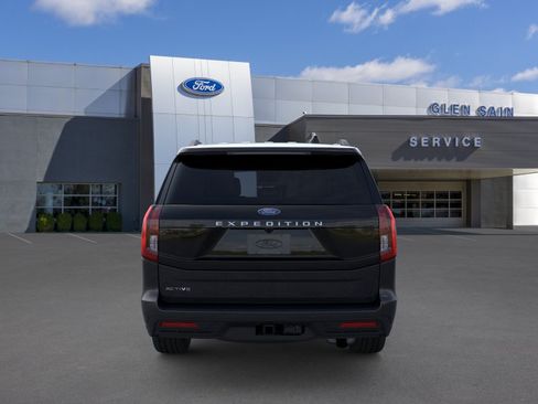New 2026 Ford Expedition Active RWD image 5