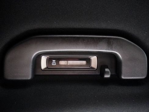 Used 2024 Mercedes-Benz C 300 4MATIC Sedan image 12