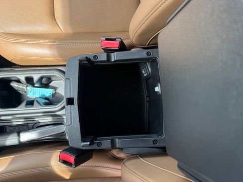 Used 2022 Jeep Wrangler Unlimited Rubicon w/ LED Lighting Group AWD/4WD image 40