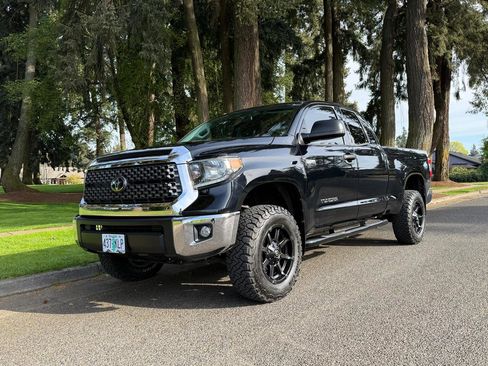 Used 2018 Toyota Tundra SR5 image 9