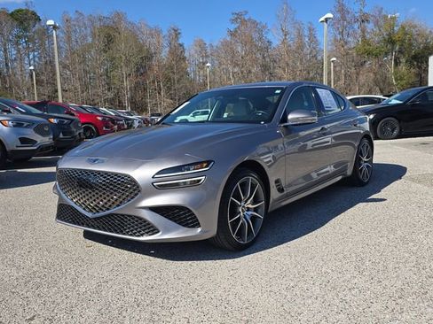Used 2025 Genesis G70 2.5T image 4