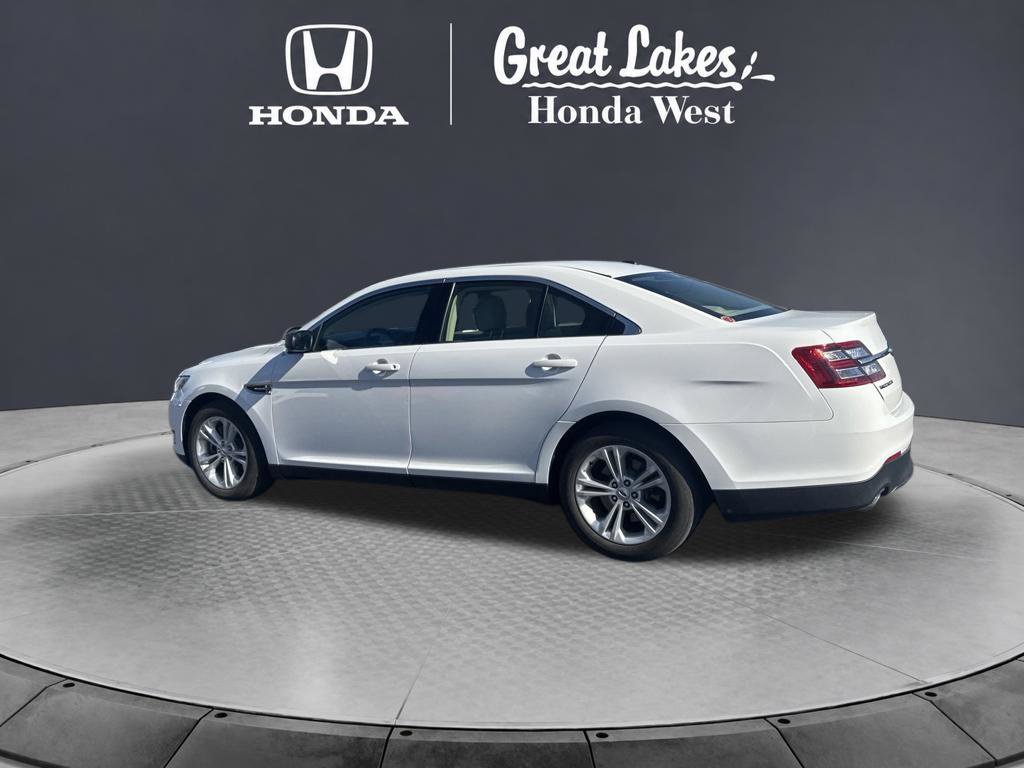 Used 2018 Ford Taurus SE FWD image 11