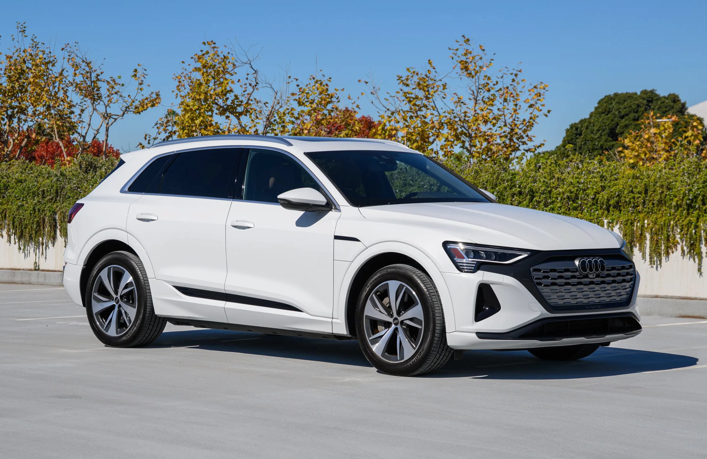 Used 2024 Audi Q8 e-tron Premium AWD/4WD image 8